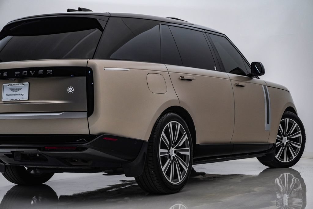 Used 2023 Land Rover Range Rover SV AWD/4WD image 10