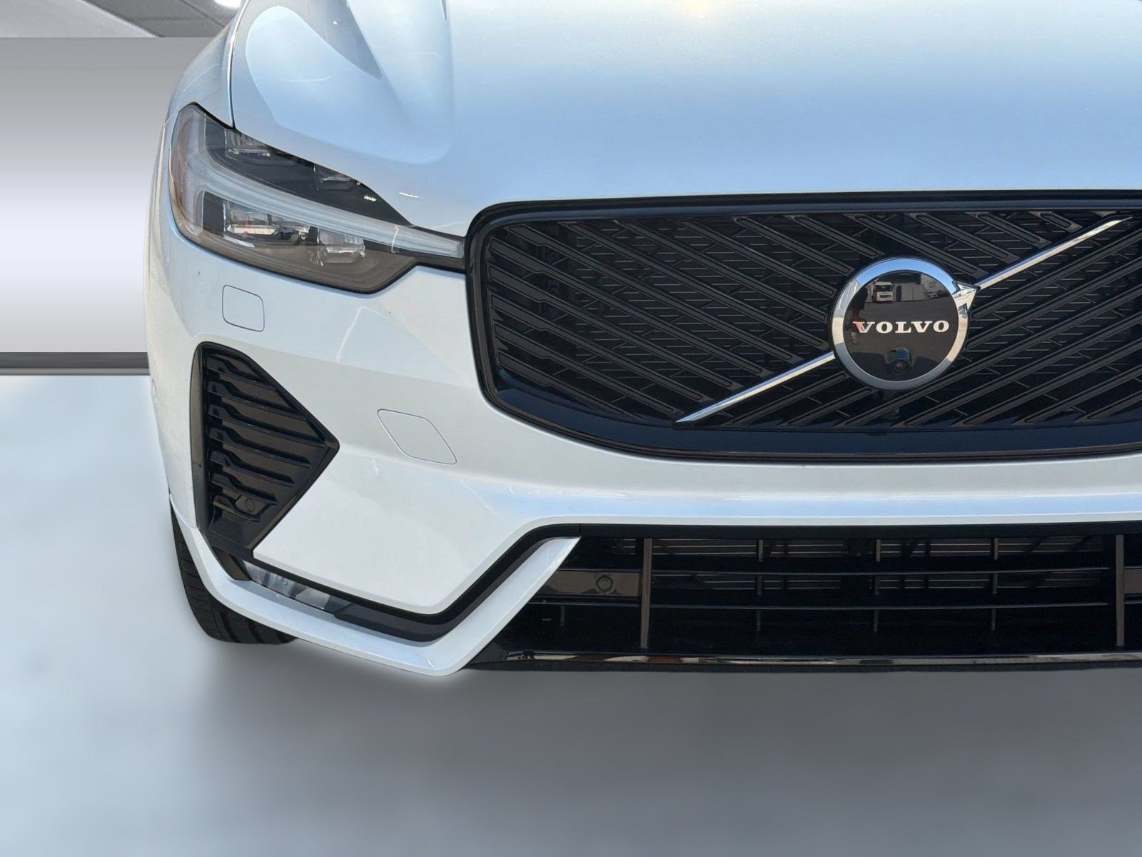 New 2026 Volvo XC60 B5 Plus w/ Protection Package Premier AWD/4WD image 29