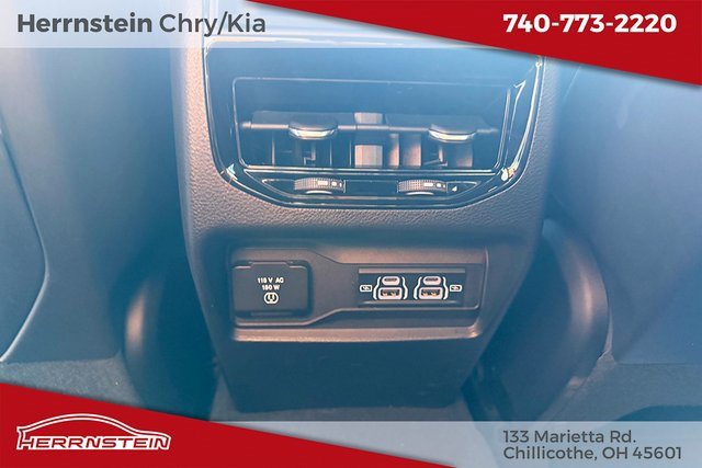 Used 2022 Jeep Grand Cherokee Altitude image 22