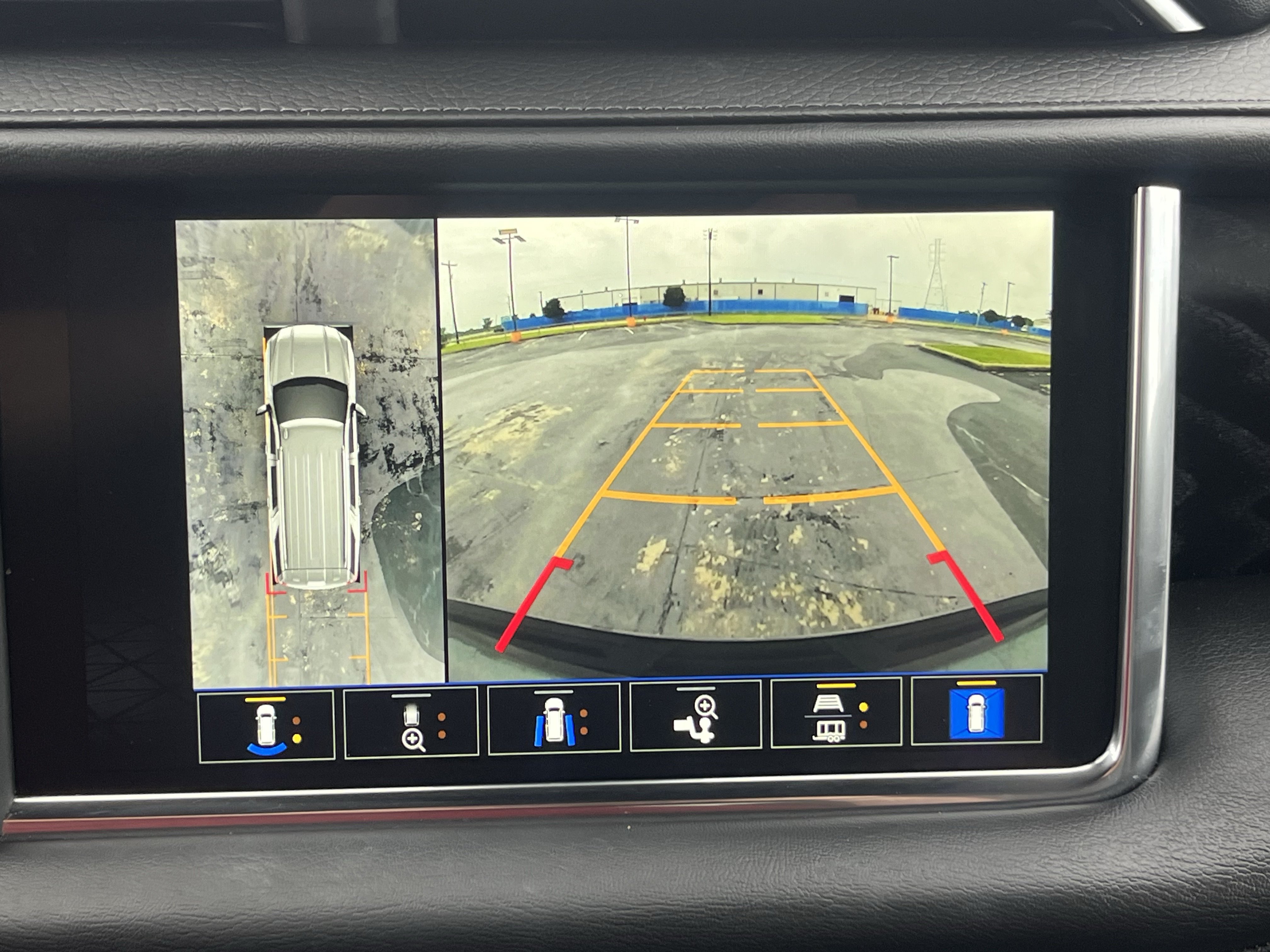 Used 2022 GMC Yukon Denali AWD/4WD image 24