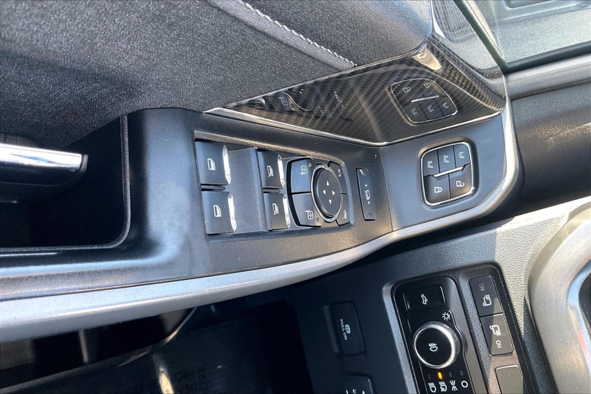 Used 2024 Ford F250 Lariat w/ Lariat Ultimate Package AWD/4WD image 33