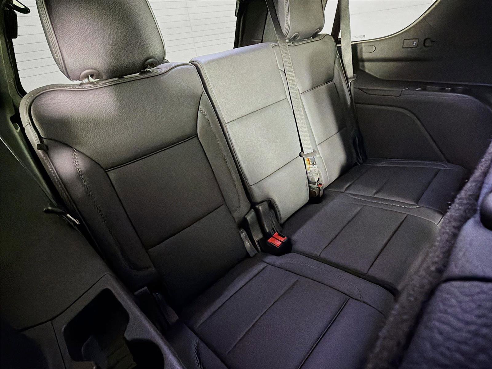 Used 2025 GMC Yukon Denali AWD/4WD image 27