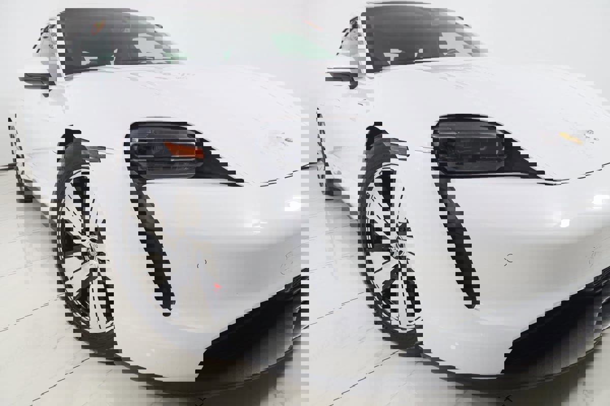 Used 2020 Porsche Taycan 4S image 20