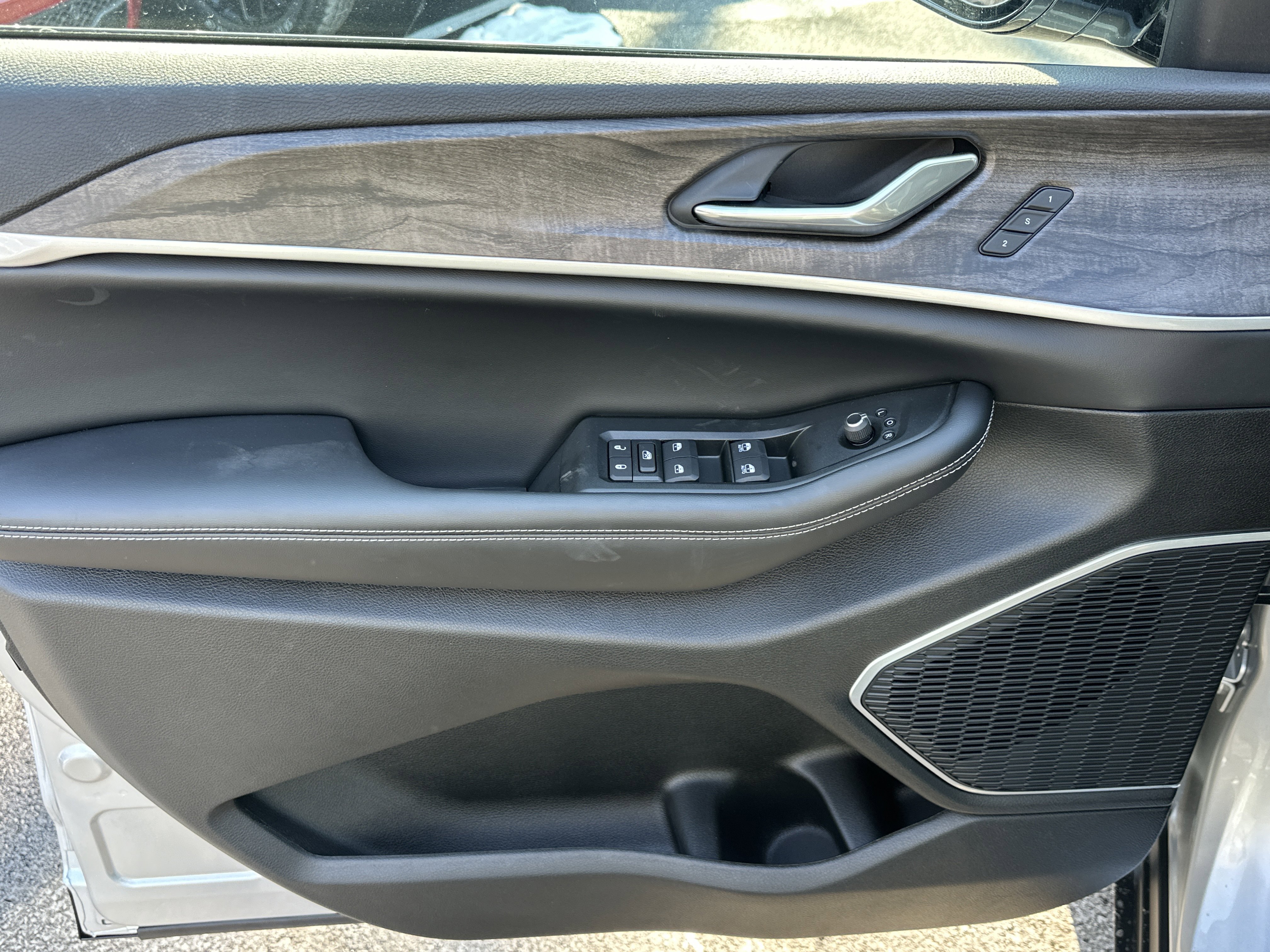 New 2026 Jeep Grand Cherokee L Limited w/ Limited Altitude Package image 31