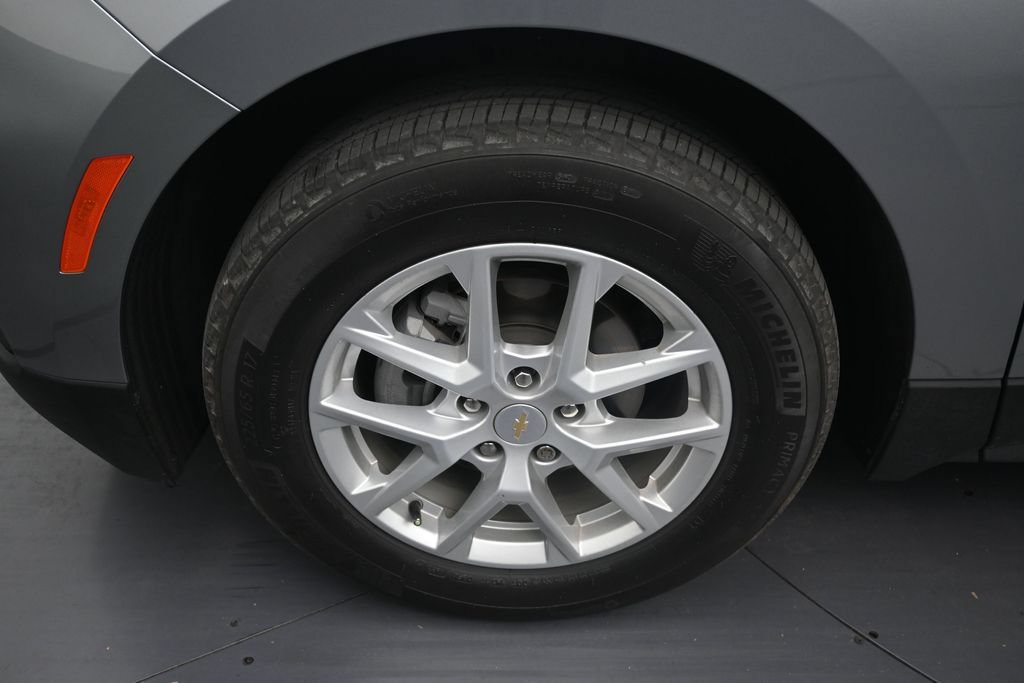 Used 2024 Chevrolet Equinox LS w/ LS Convenience Package FWD image 9