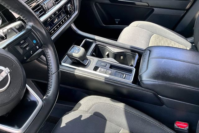 Certified 2024 Nissan Pathfinder SV FWD image 18