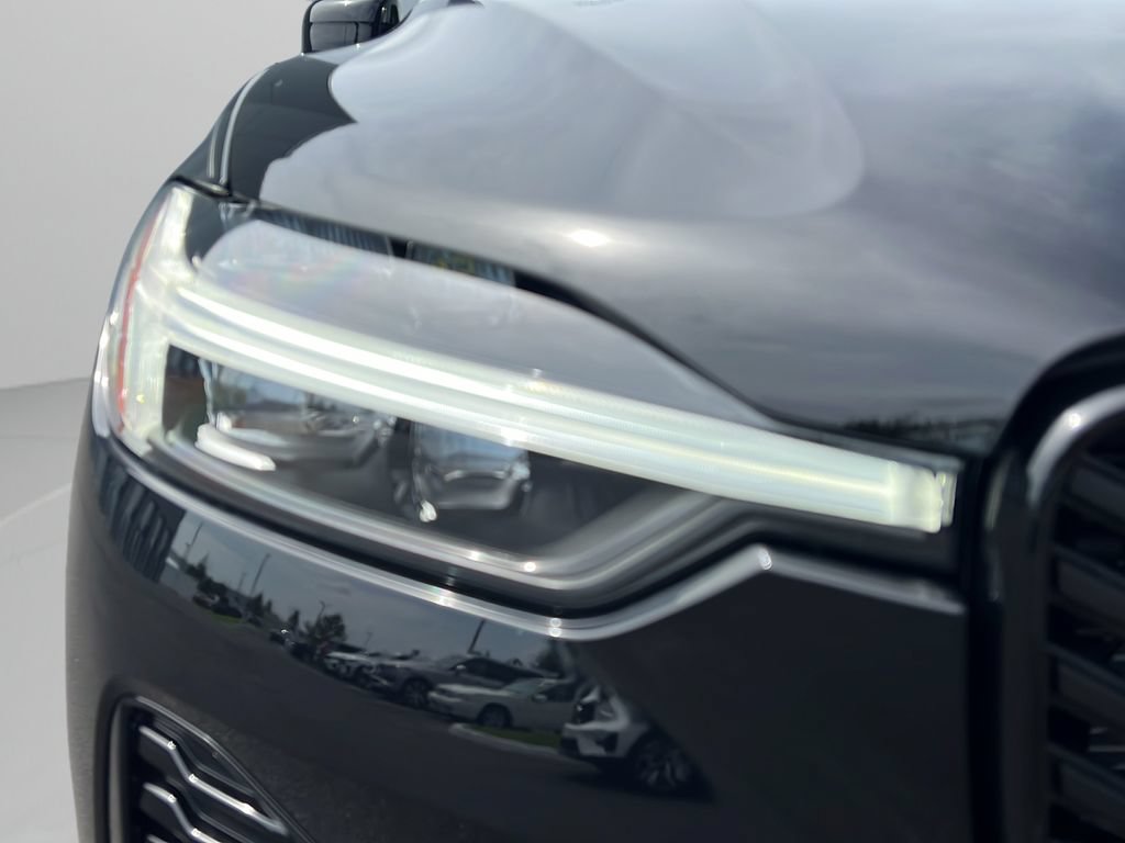 New 2026 Volvo XC60 B5 Plus AWD/4WD image 22