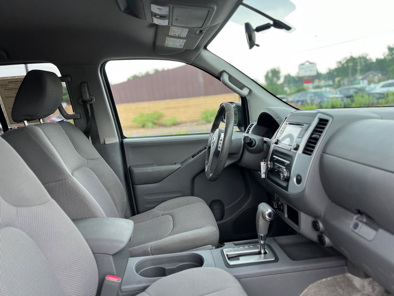 Used 2016 Nissan Frontier SV AWD/4WD image 40