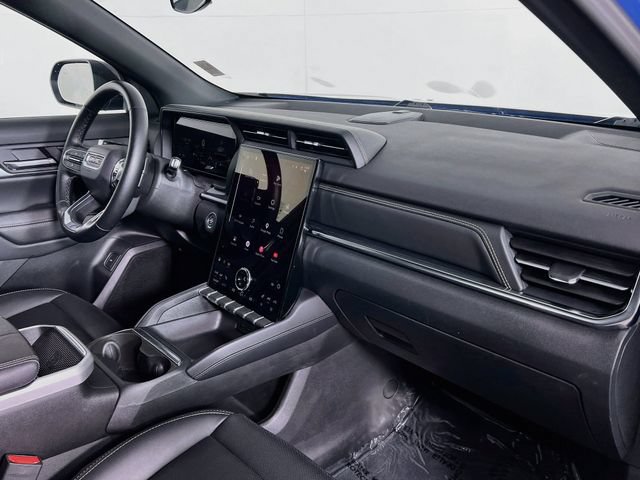 Used 2026 GMC Terrain Elevation w/ Elevation Premium Package FWD image 39