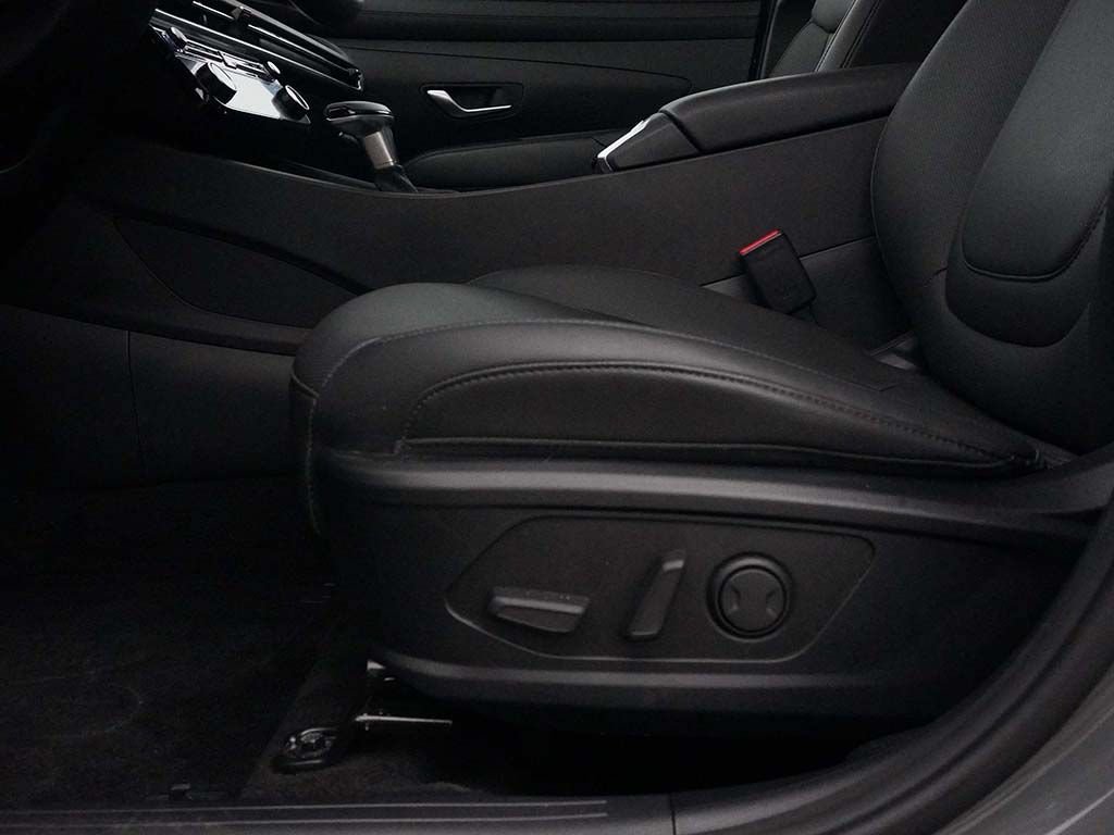 Used 2025 Hyundai Tucson SEL AWD/4WD image 32