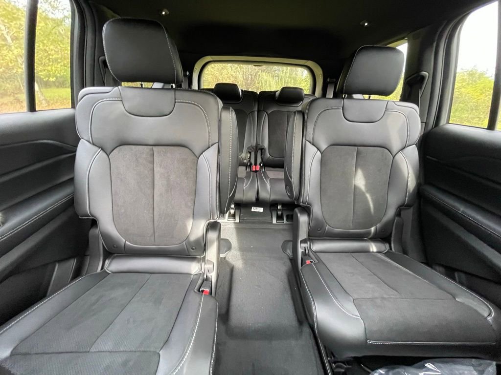 New 2025 Jeep Grand Cherokee L Altitude image 15
