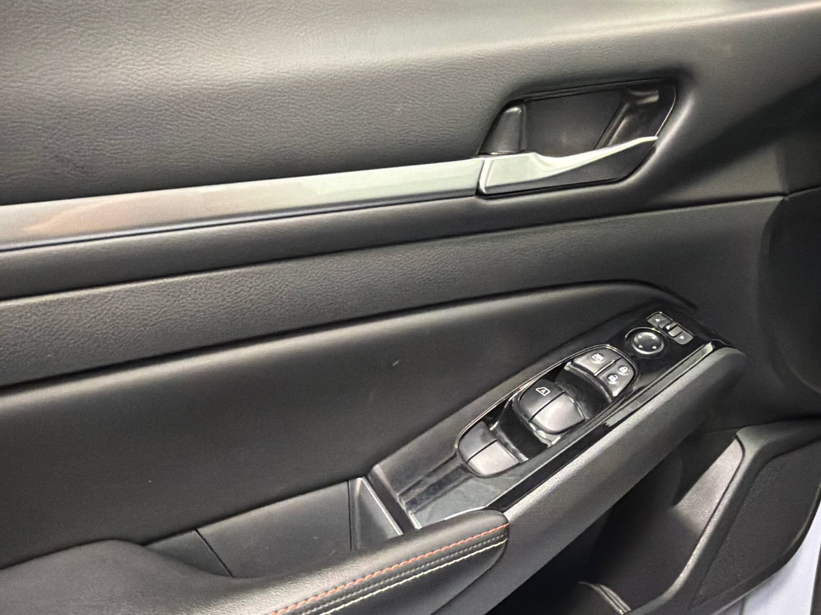 Used 2024 Nissan Altima 2.5 SR w/ SR Premium Package FWD image 27