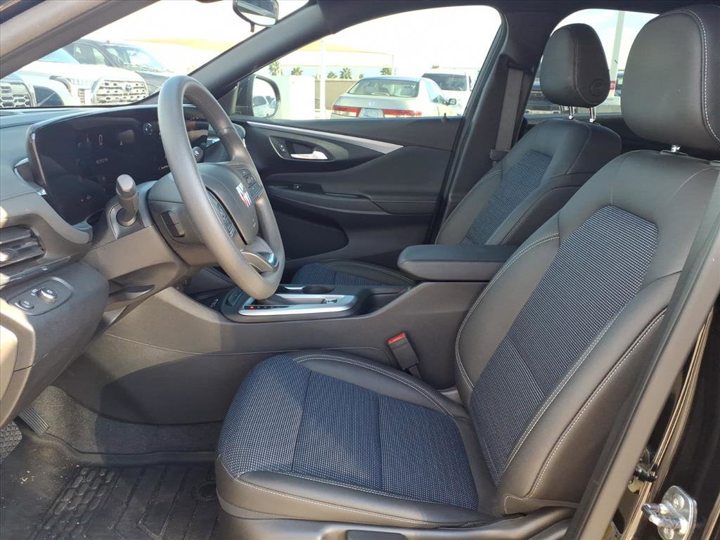 Used 2025 Buick Envista Preferred w/ Convenience II Package image 19