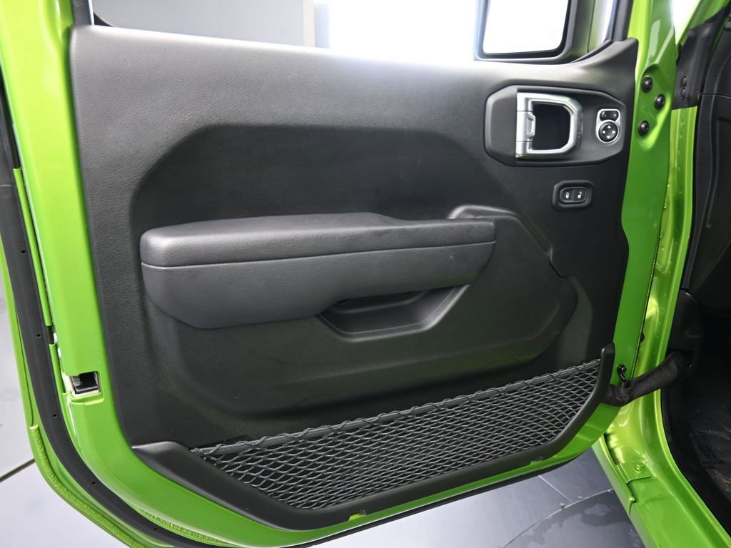 Used 2025 Jeep Wrangler Sport image 15