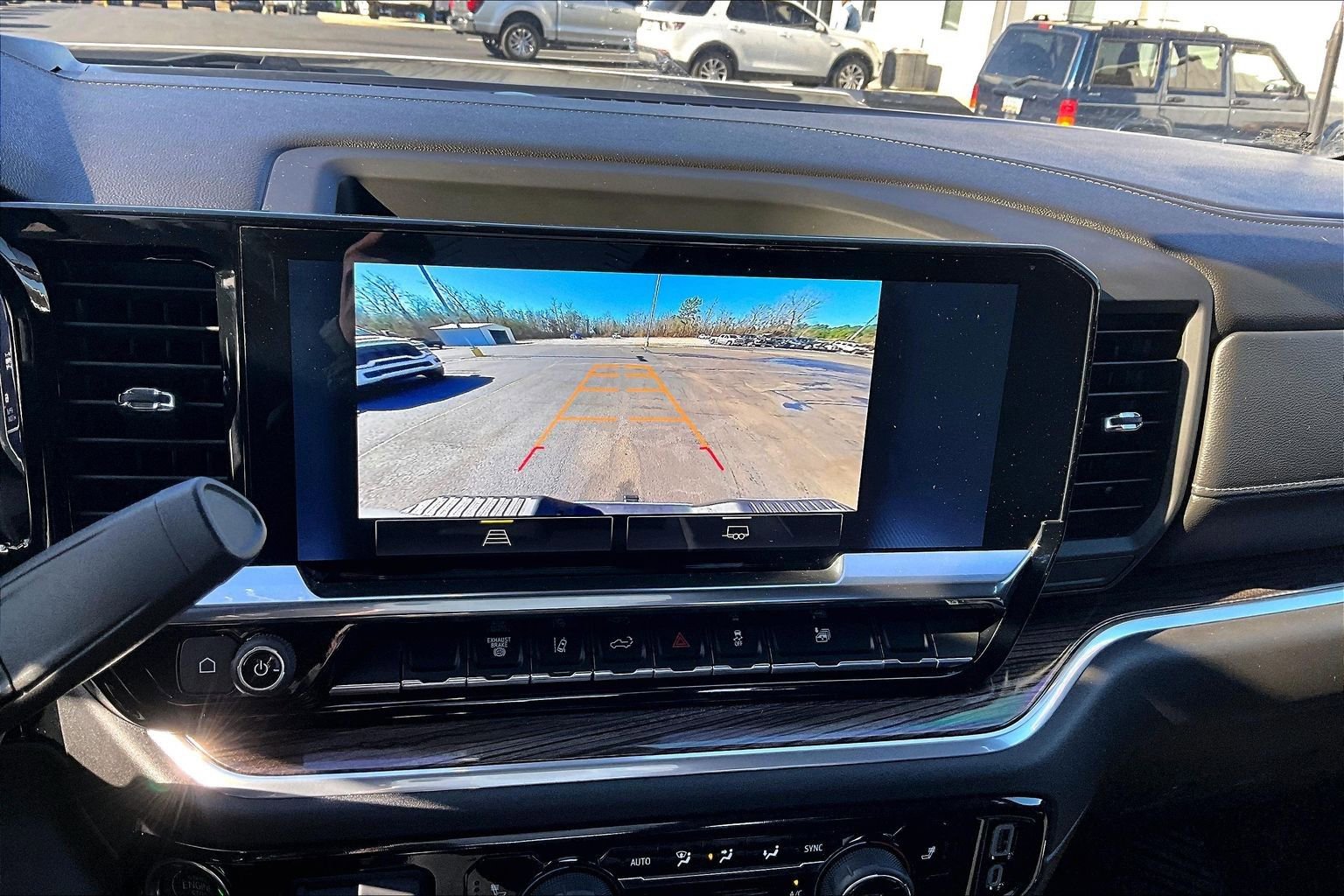 Used 2025 Chevrolet Silverado 2500 LT w/ Convenience Package image 15