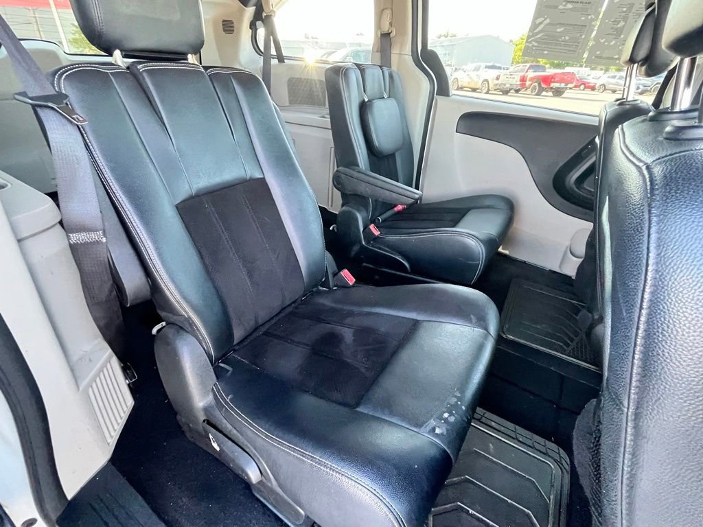 Used 2017 Dodge Grand Caravan SXT FWD image 9