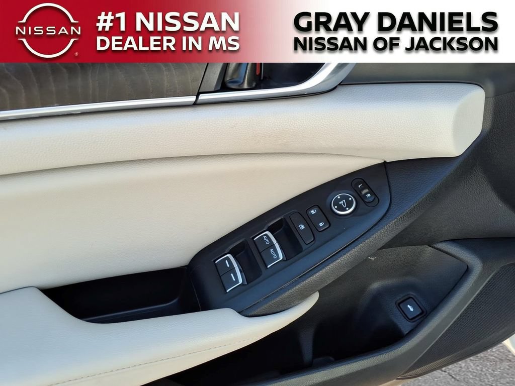 Used 2019 Honda Accord EX image 10
