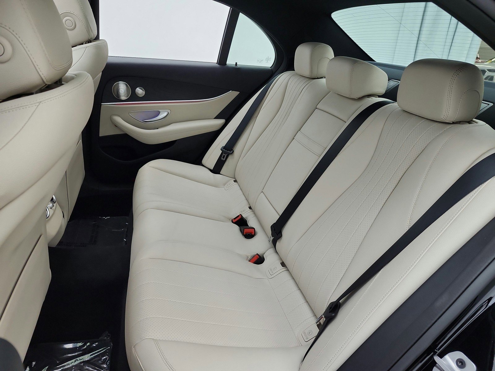 Used 2022 Mercedes-Benz E 350 Sedan image 23