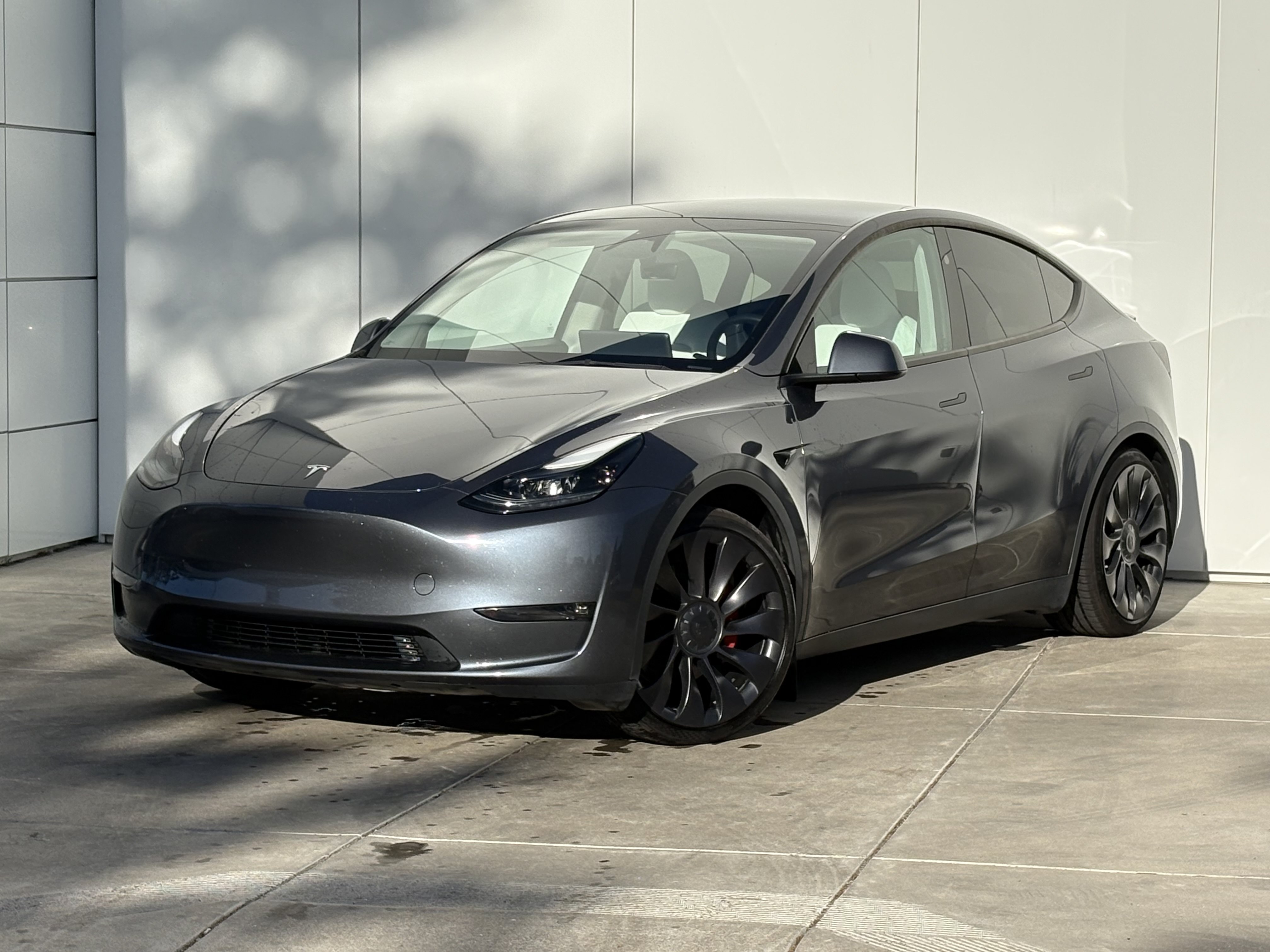 Used 2023 Tesla Model Y Performance AWD/4WD image 2