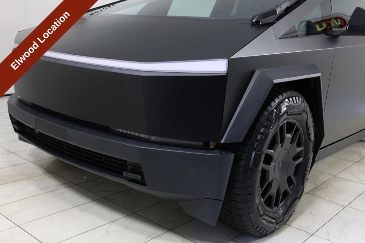 Used 2024 Tesla Cybertruck AWD Crew Cab image 43
