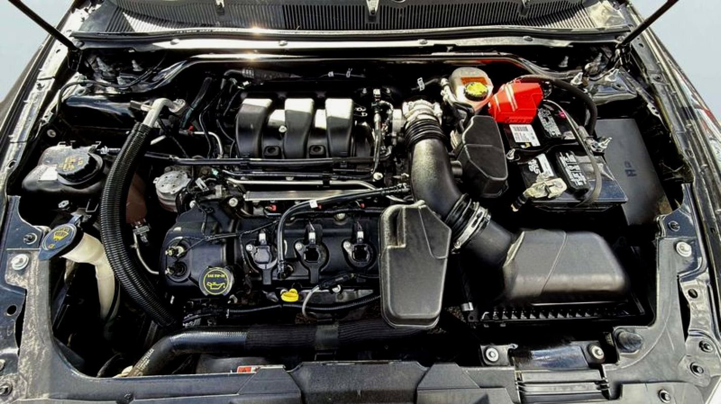 Used 2018 Ford Taurus Limited w/ Driver Assist Package image 23