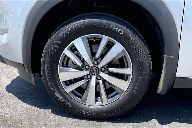 Used 2025 Nissan Pathfinder SL w/ Lighting Package (N92) AWD/4WD image 8