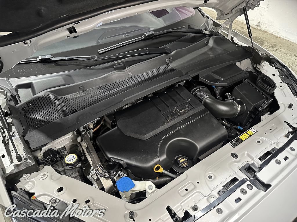 Used 2019 Jaguar E-PACE R-Dynamic HSE AWD/4WD image 34