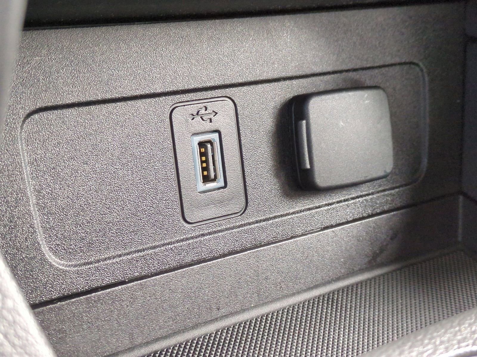 Used 2018 Ford Escape SE w/ SE Sync 3 Package image 31