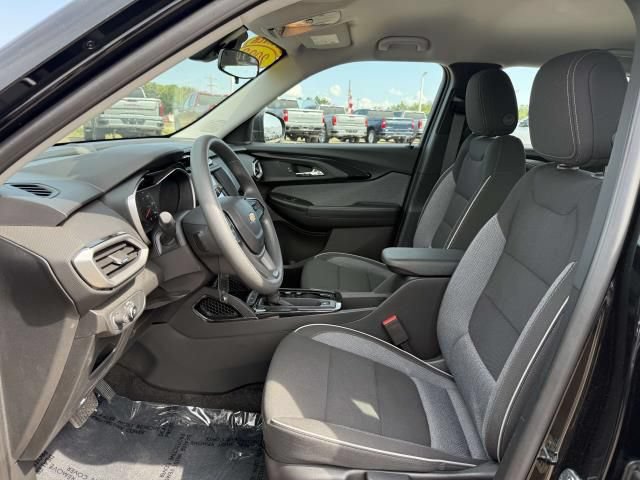 Used 2023 Chevrolet TrailBlazer LS FWD image 9