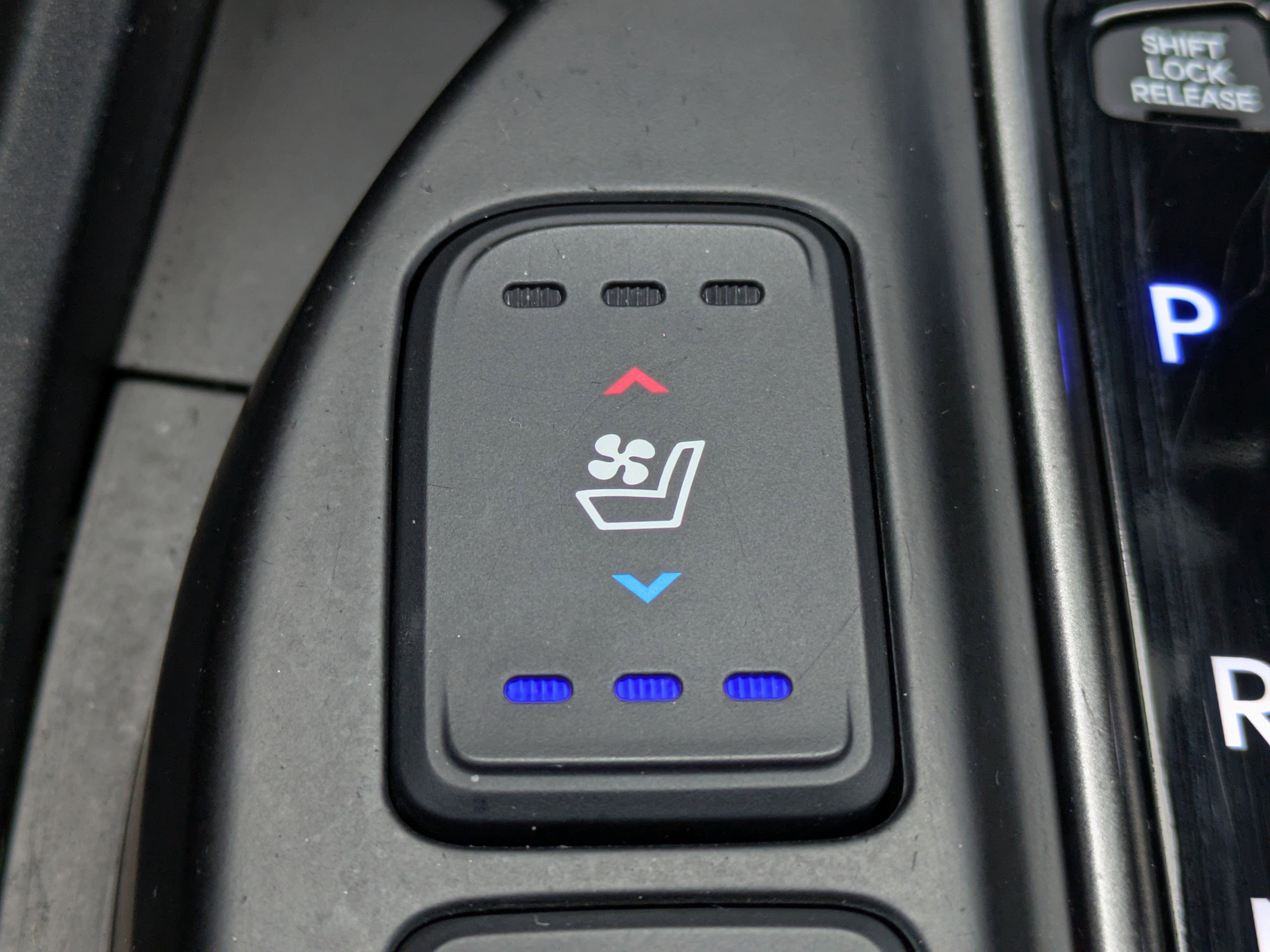 Used 2018 Hyundai Santa Fe Sport w/ 2.0T Ultimate Tech Package 05 FWD image 24