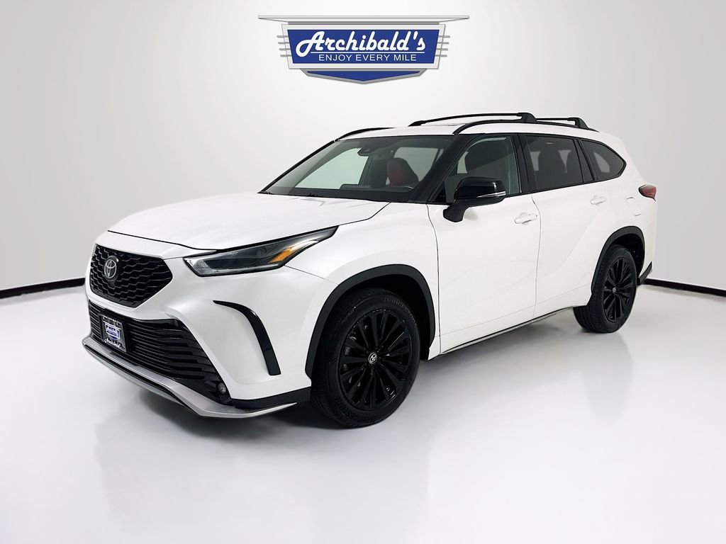 Used 2023 Toyota Highlander XSE AWD/4WD image 3