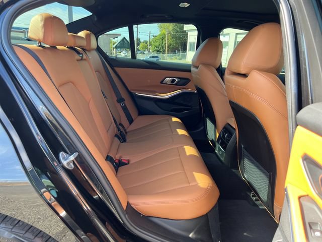 Used 2022 BMW 330i Sedan w/ Driving Assistance Package RWD image 10