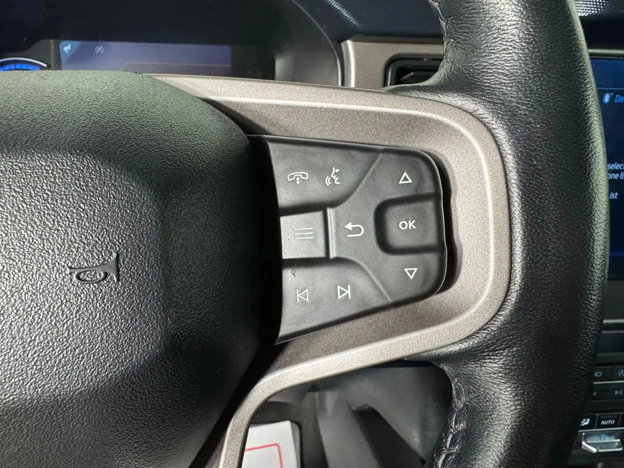 Used 2023 Ford Bronco Outer Banks image 16