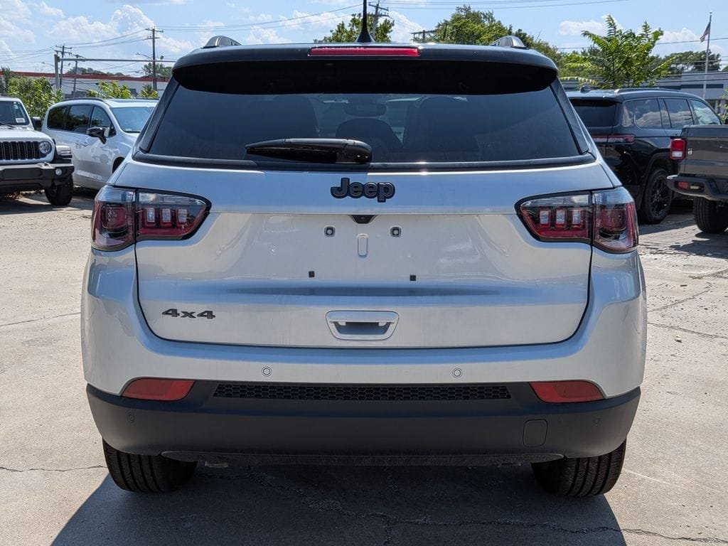 New 2026 Jeep Compass Limited w/ Sun, Sound & Navigation Group AWD/4WD image 4