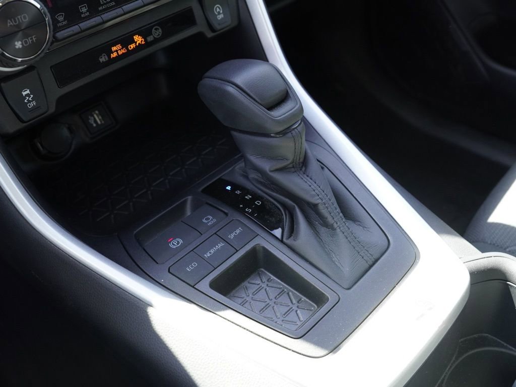 Used 2025 Toyota RAV4 XLE image 15