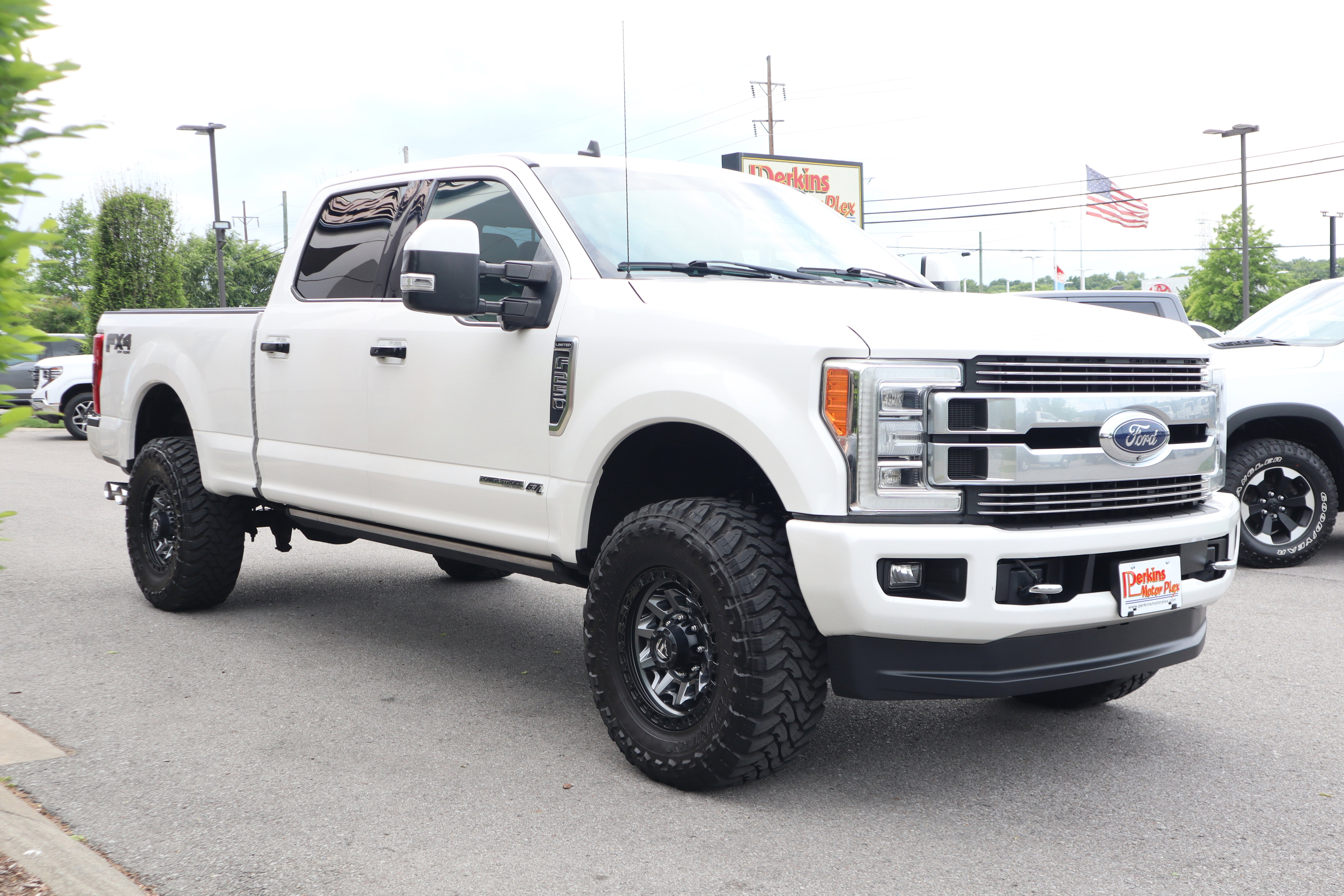 Used 2019 Ford F250 Limited w/ FX4 Off-Road Package AWD/4WD image 5