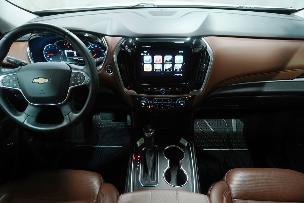 Used 2022 Chevrolet Traverse LS AWD/4WD image 19