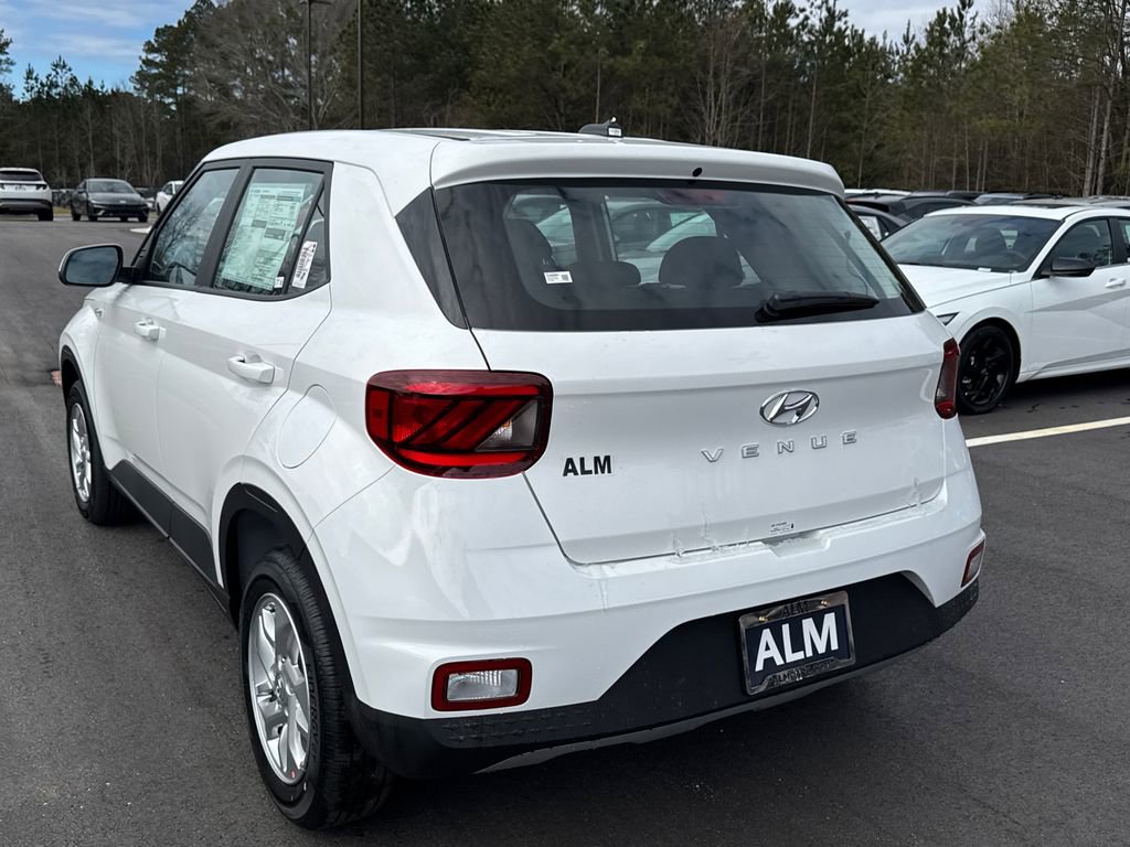 New 2026 Hyundai Venue SE image 4