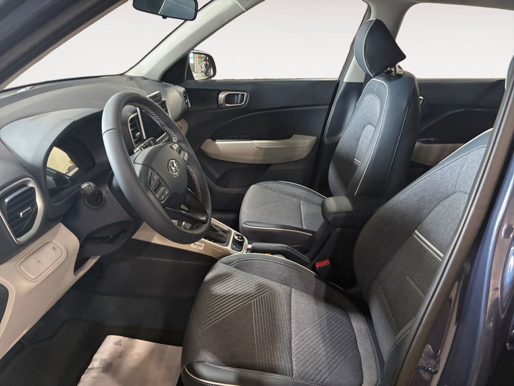 New 2026 Hyundai Venue SEL FWD image 9