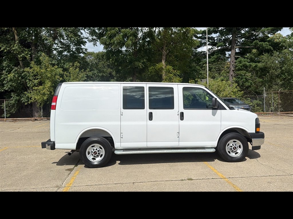 Used 2025 GMC Savana 2500 w/ Driver Convenience Package RWD image 6