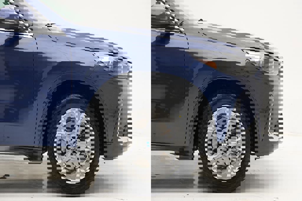 Used 2025 BMW X1 xDrive28i image 3