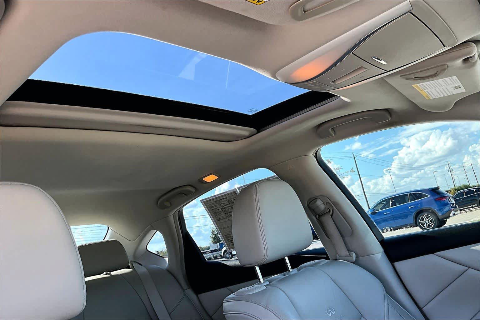 Used 2012 INFINITI M37 w/ Deluxe Touring Pkg RWD image 12