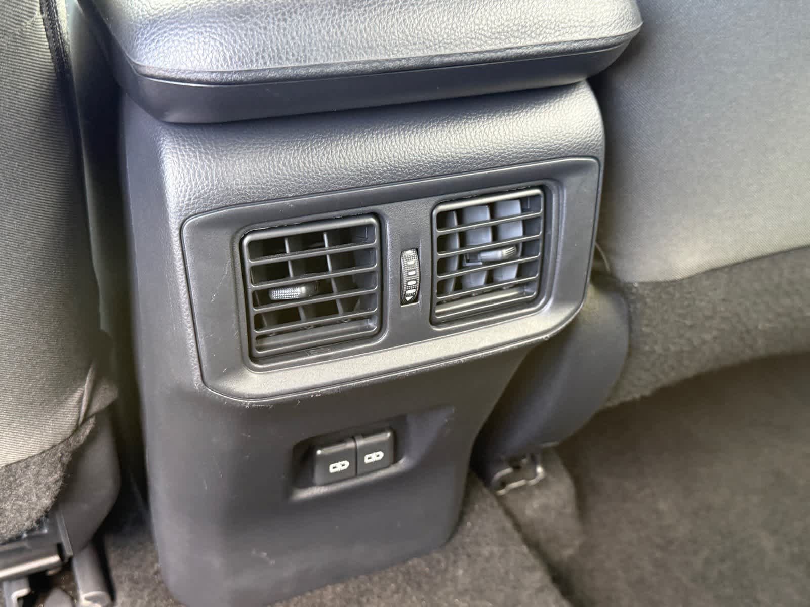 Used 2025 Toyota RAV4 XLE FWD image 30
