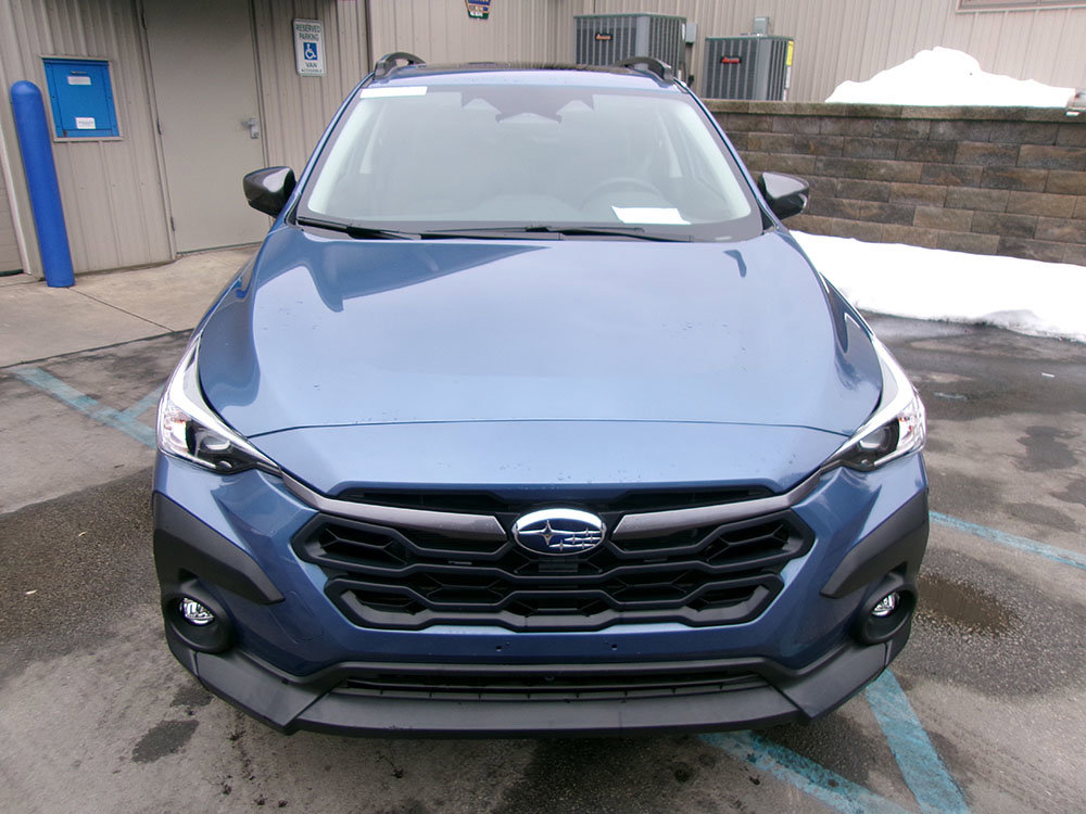 Used 2024 Subaru Crosstrek 2.0i Premium AWD/4WD image 2