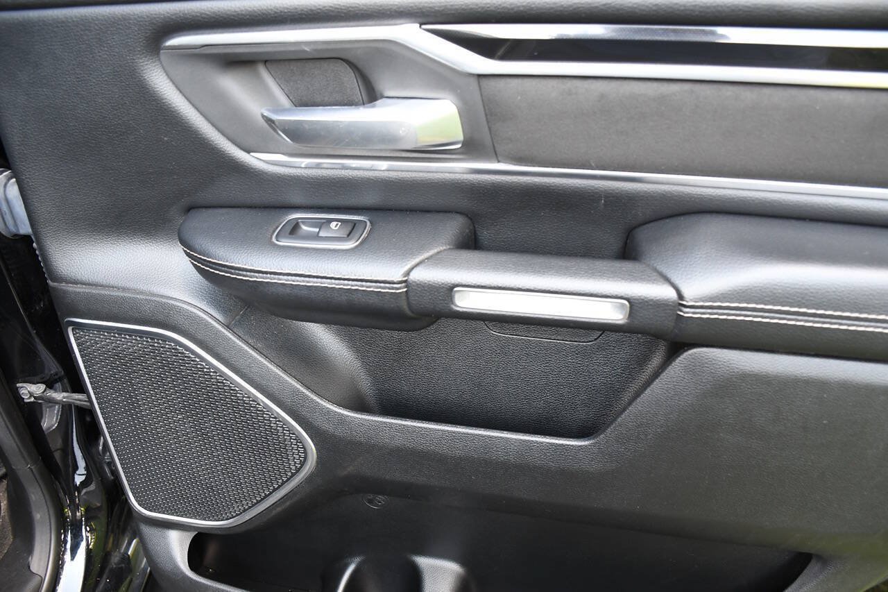 Used 2020 RAM 1500 Laramie w/ Sport Appearance Package AWD/4WD image 24