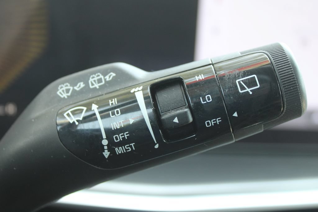 Certified 2025 Kia Sorento EX w/ Panoramic Sunroof Package FWD image 33