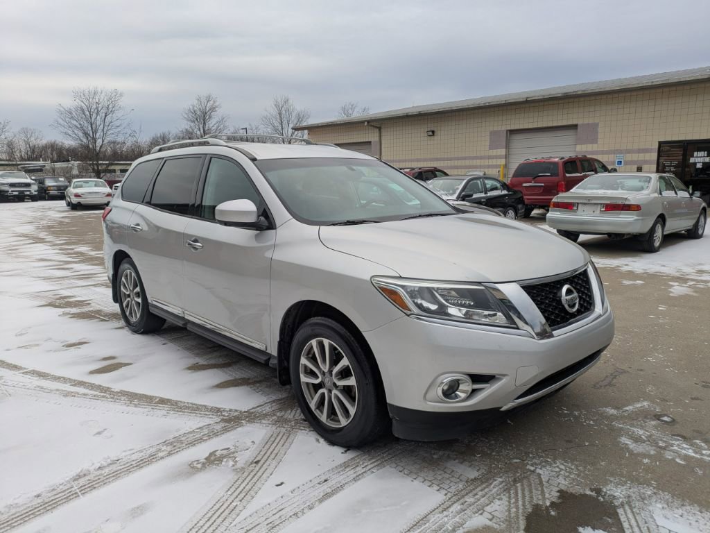 Used 2016 Nissan Pathfinder SL w/ SL Tech Package image 3