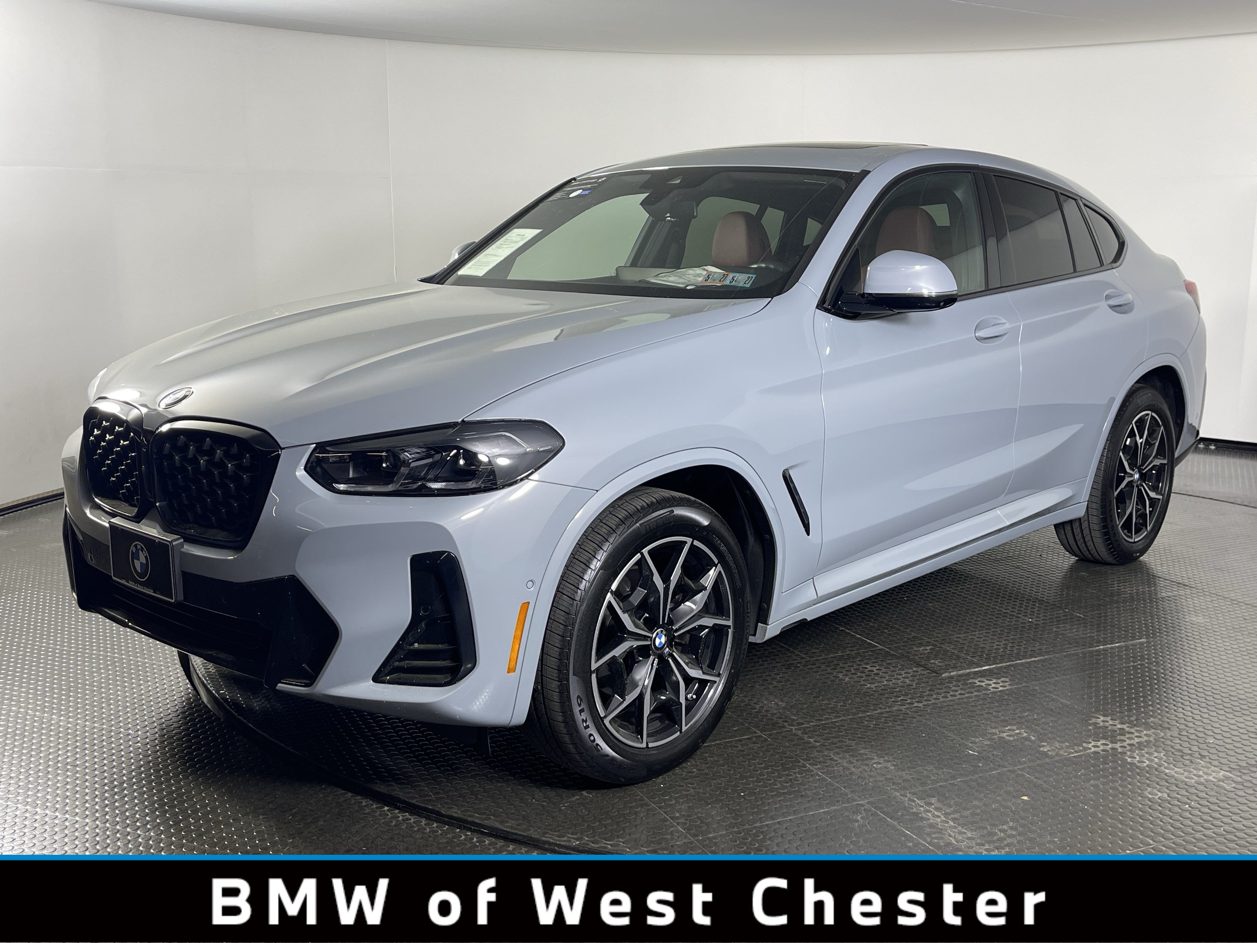 Certified 2025 BMW X4 xDrive30i w/ Premium Package AWD/4WD image 1