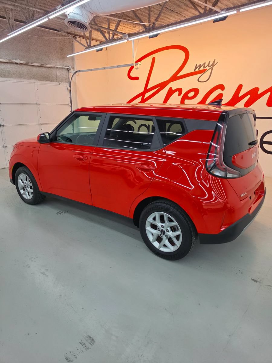 Used 2024 Kia Soul LX w/ LX Technology Package FWD image 4