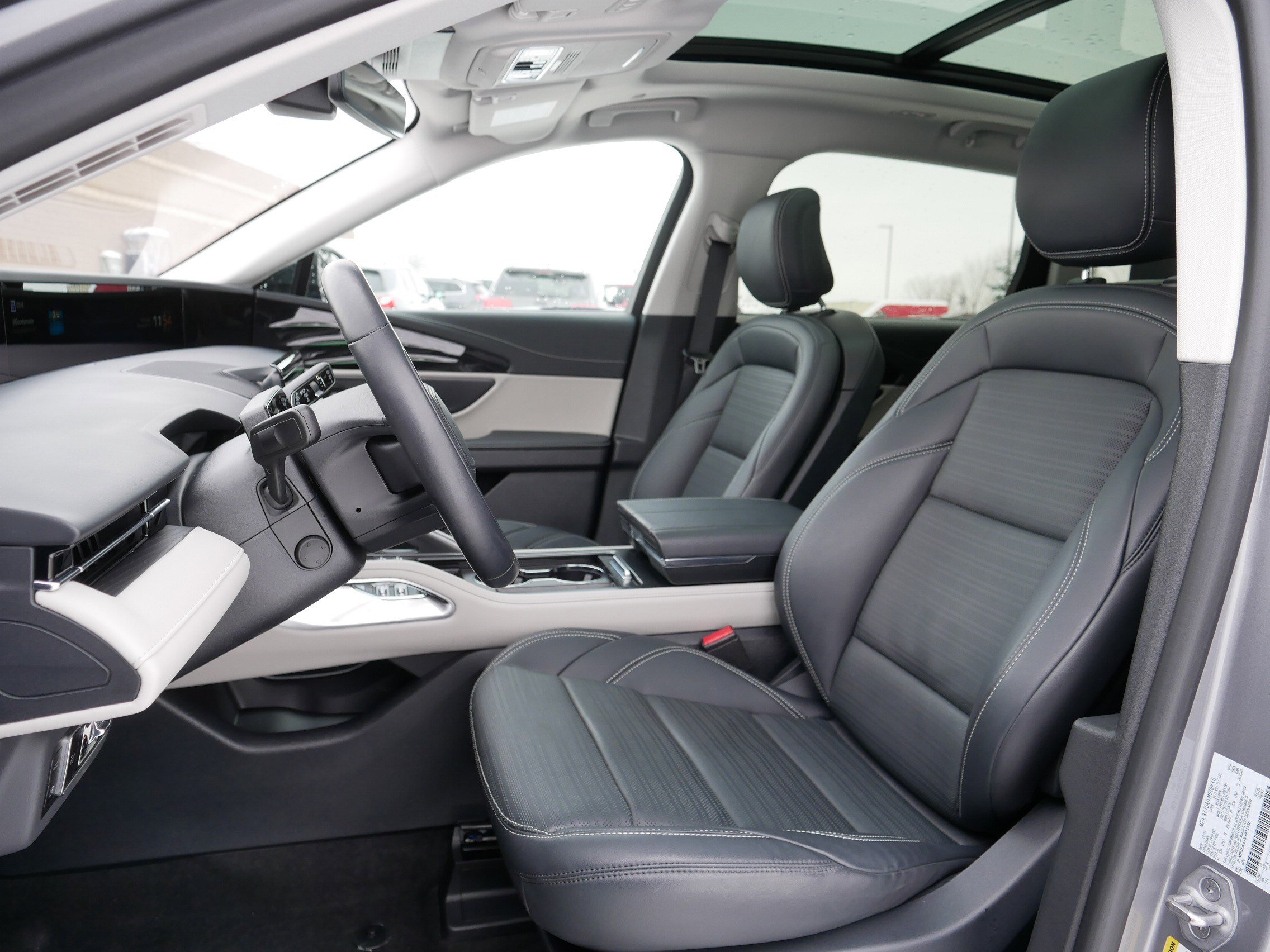 Used 2025 Lincoln Nautilus Reserve image 34